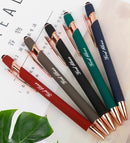 Gravure sur stylos à tampon doré